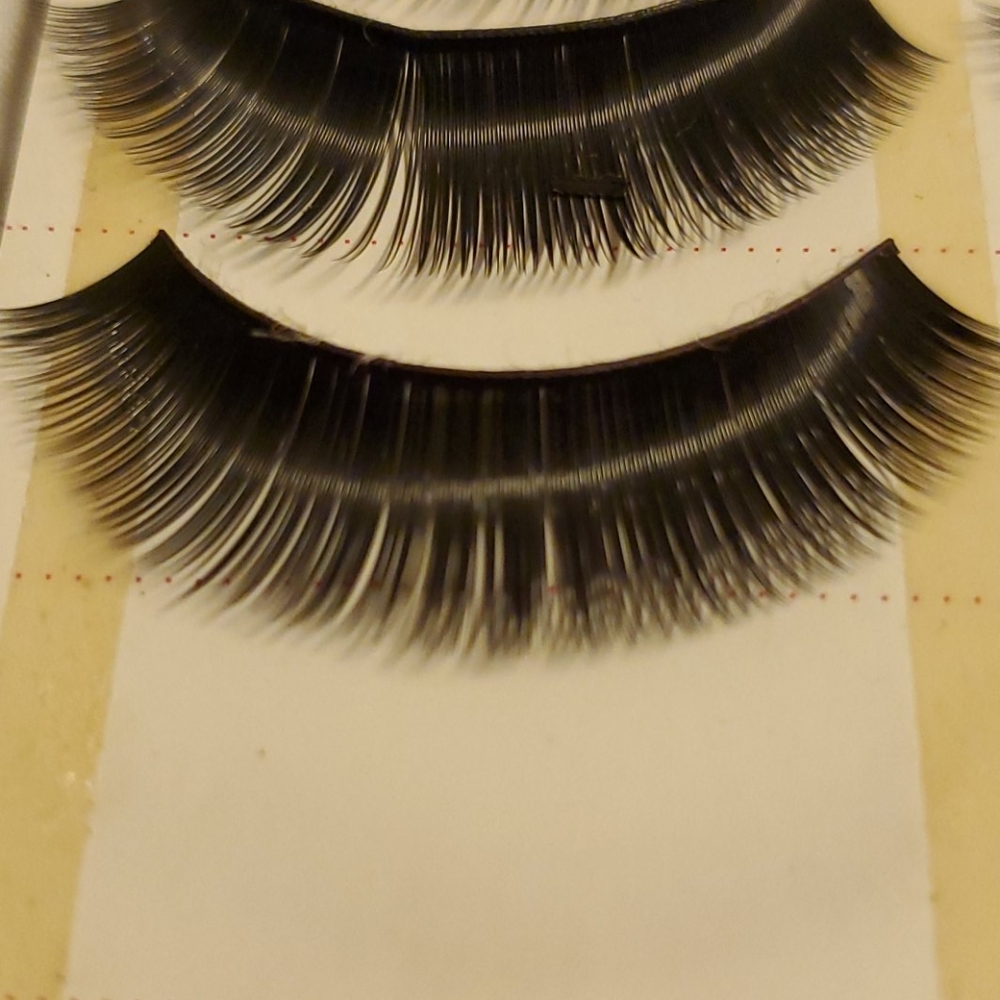 Lashes - Picture 2 of 2